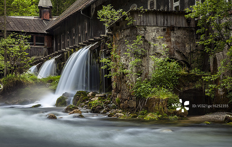 三叠瀑布图片素材