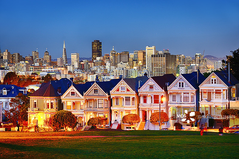 阿拉莫广场黄昏时分图片素材