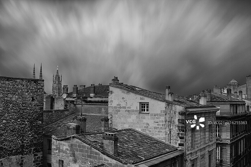 屋顶上的波尔多图片素材