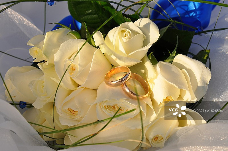 玫瑰与戒指图片素材