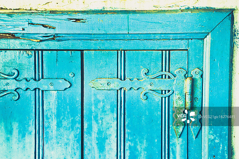 蓝色百叶窗铰链图片素材