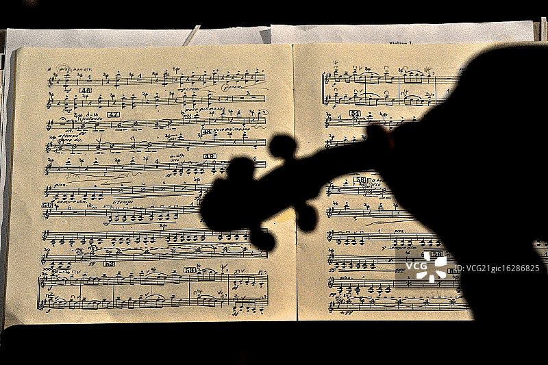 小提琴阴影图片素材