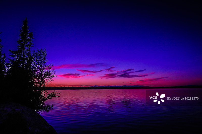 紫色迷雾图片素材