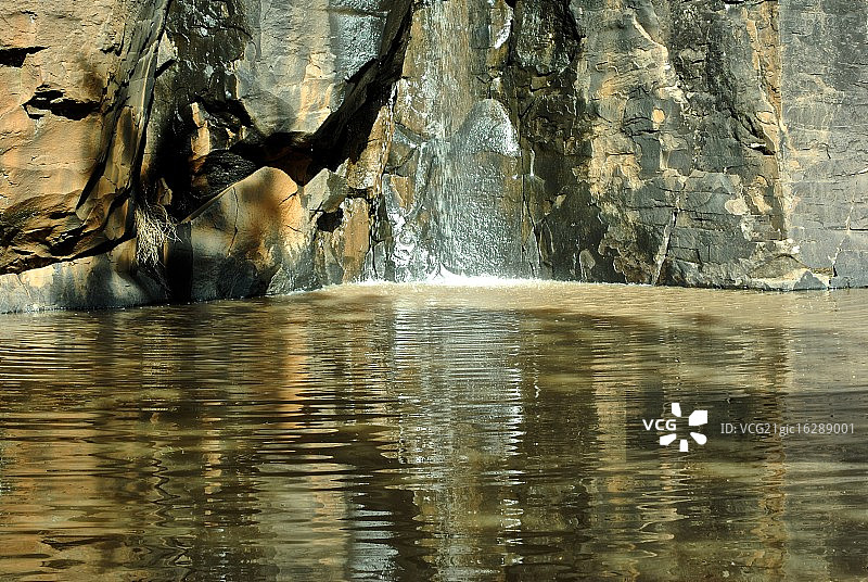 锁孔小径图片素材