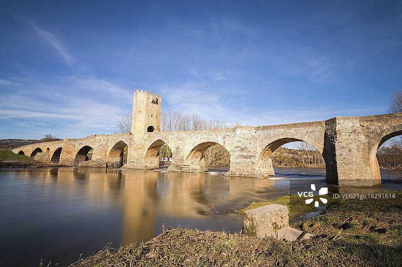 埃布罗河上的罗马桥图片素材
