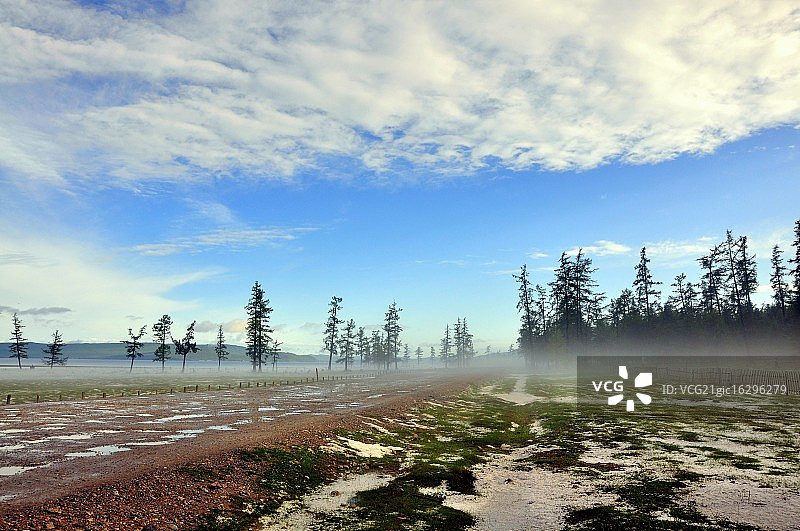 冰雹过后的库苏古尔湖图片素材