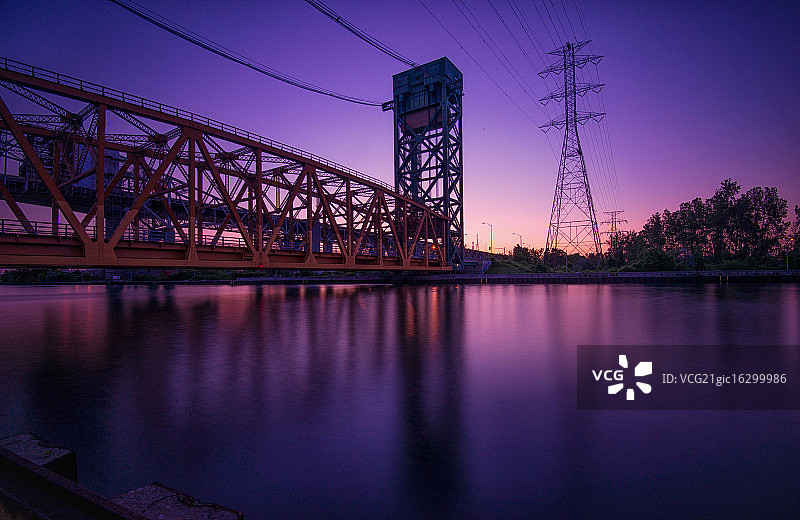 伯灵顿运河升降桥图片素材