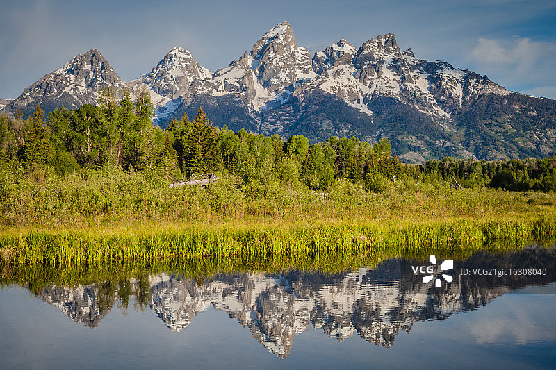 提顿峰上下图片素材