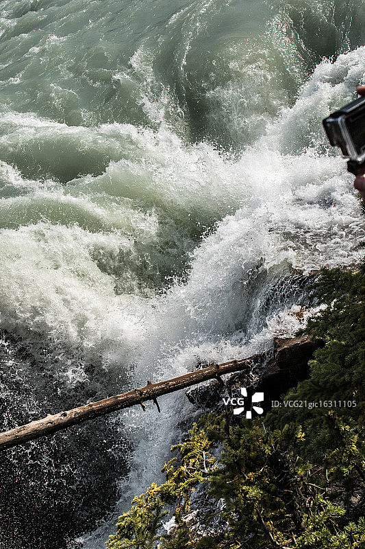 亚大巴斯卡河瀑布图片素材