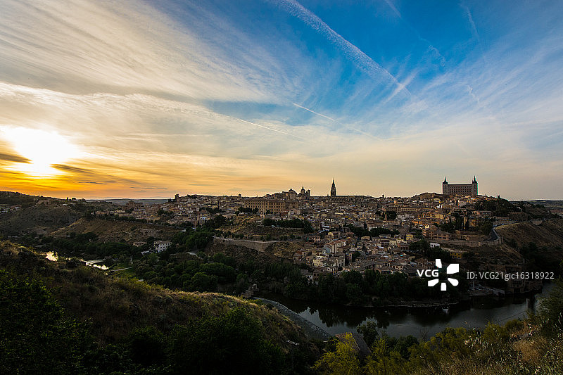 西班牙托莱多历史名城日落图片素材