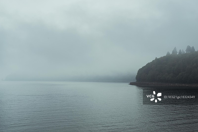 普吉特海湾的十月雾图片素材