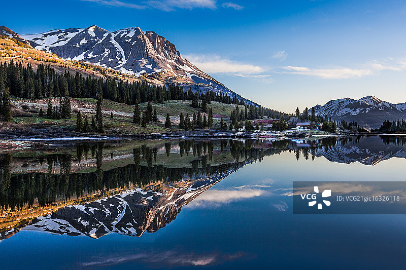光滑的镜面图片素材