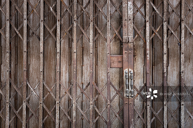 复古金属推拉门图片素材