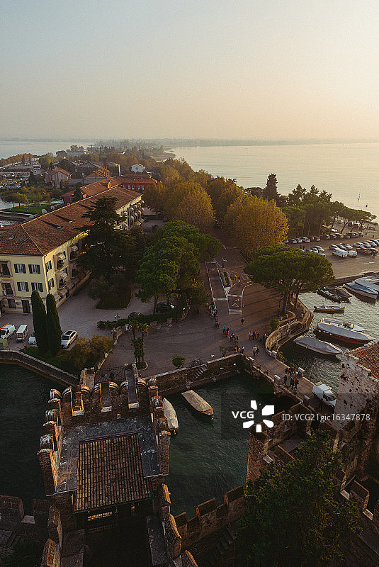 锡尔苗内的秋日傍晚图片素材