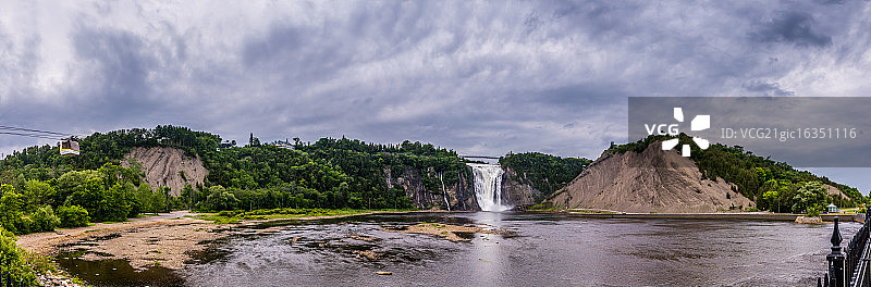 蒙莫朗西瀑布图片素材
