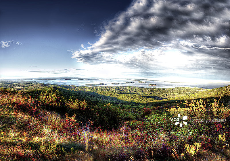 从卡迪拉克山看到的巴尔港图片素材
