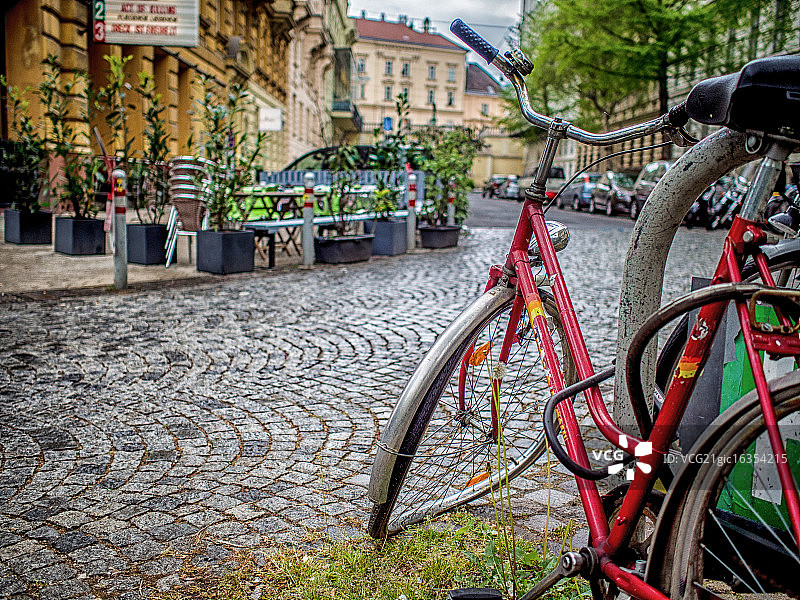 弯曲的轮辋图片素材