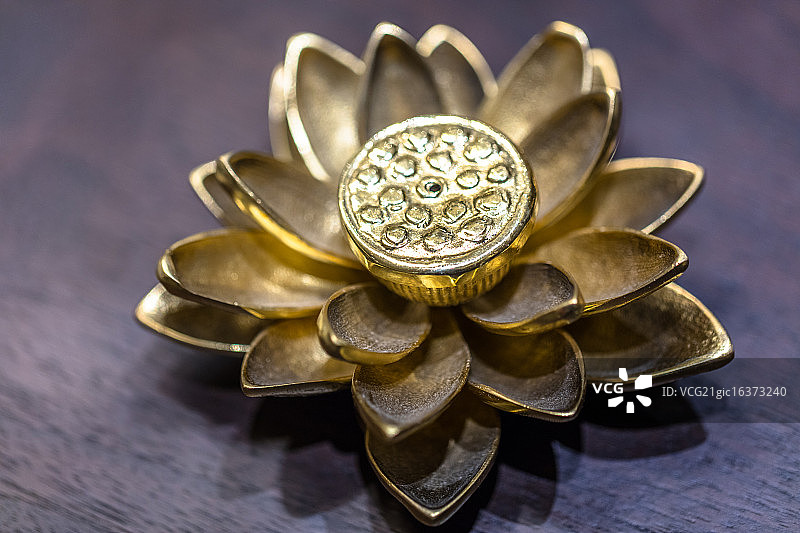 金色的莲花图片素材