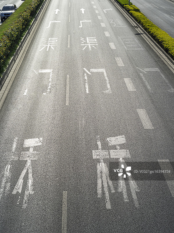 高视角俯视机动车行车道图片素材