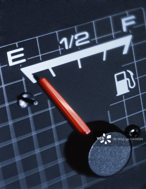 显示空油箱的油量表图片素材