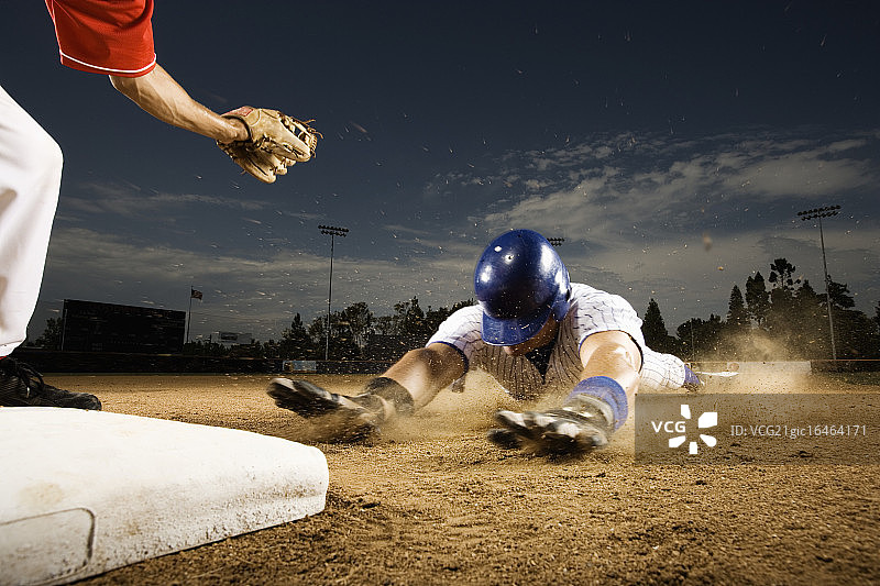 跑垒员盗垒图片素材