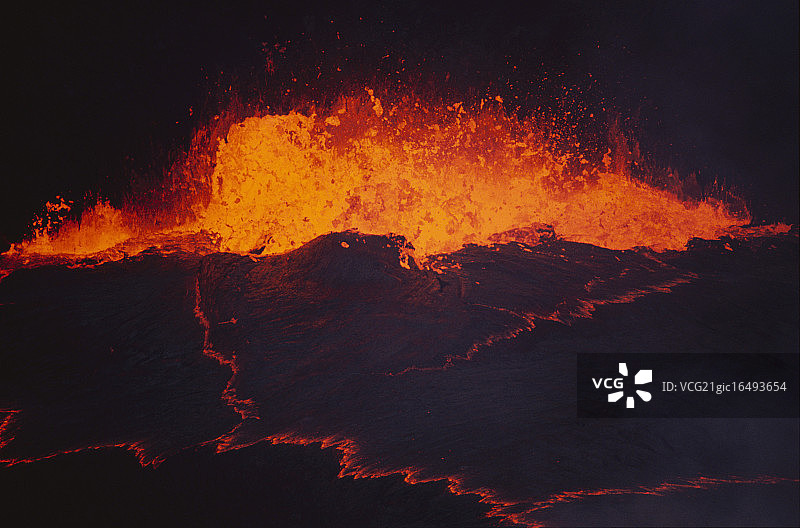 流动的热熔岩图片素材