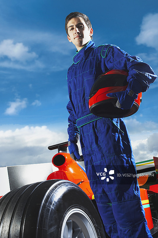 赛车手手持头盔图片素材