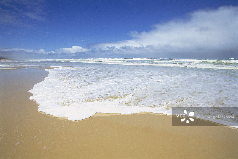 沙滩上的潮汐图片素材