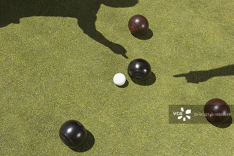 草地滚球图片素材