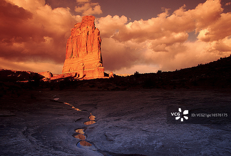 拱门国家公园的比尤特山丘图片素材