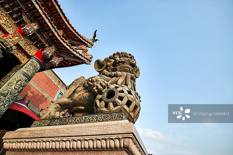 宫殿外的石狮子图片素材