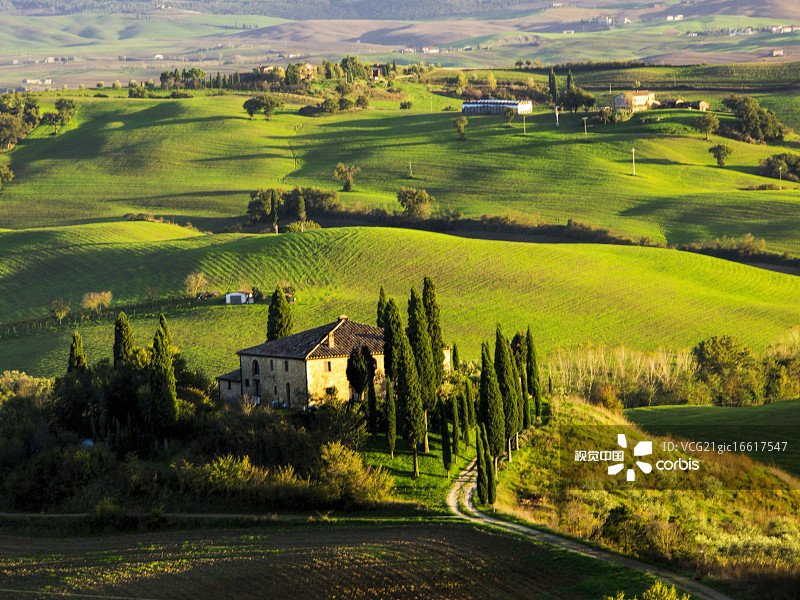 冬季托斯卡纳南部贝尔维德雷庄园的傍晚光线图片素材