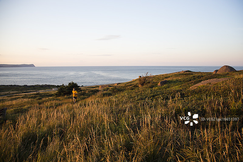 加拿大纽芬兰和拉布拉多省圣约翰斯跑步的男人图片素材