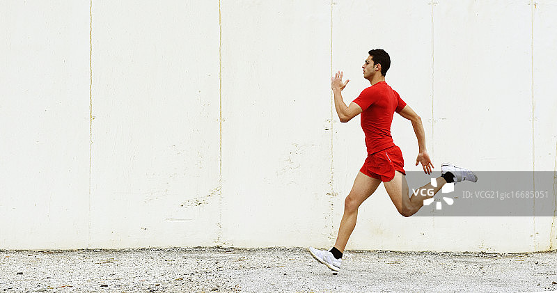 男人在冲刺图片素材