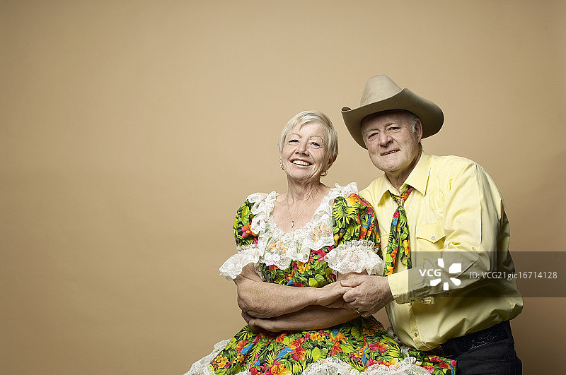 跳广场舞的老年人图片素材