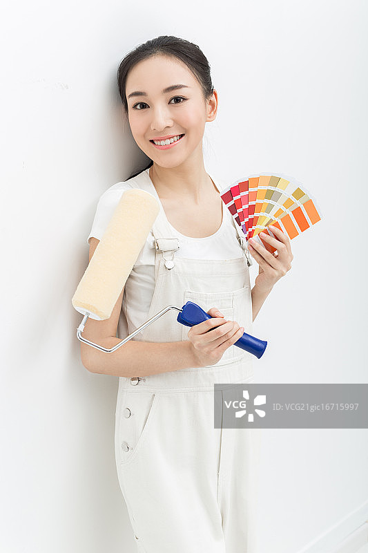 女孩拿着调色板图片素材