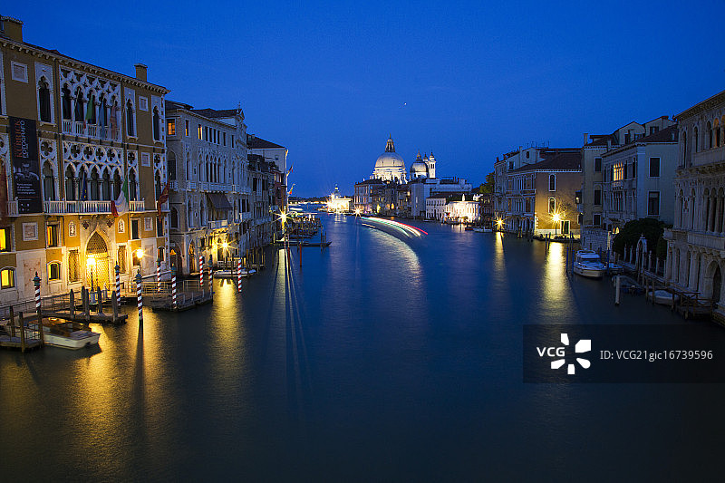 意大利威尼斯大运河夜景图片素材