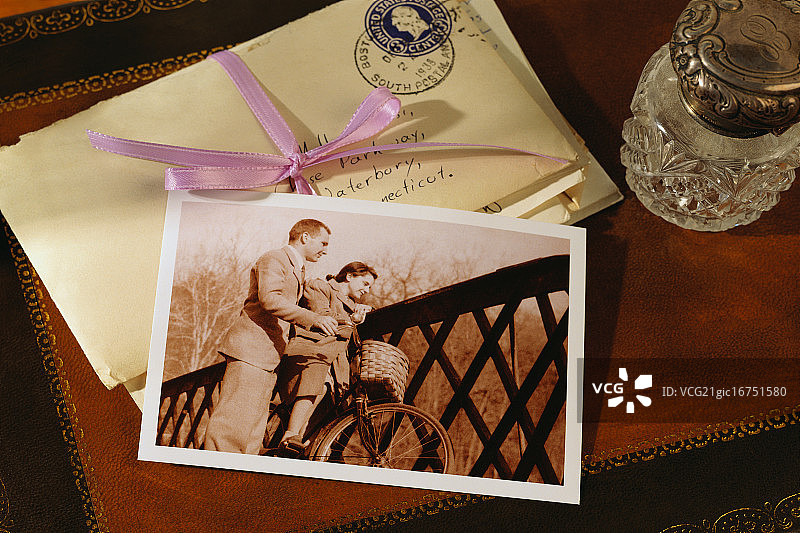 情书和老照片图片素材