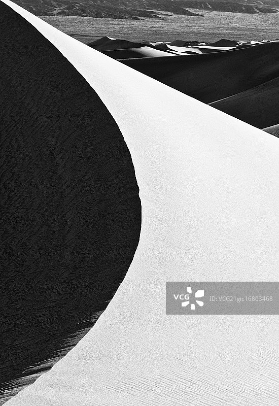 沙丘顶部图片素材