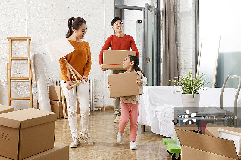 欢乐家庭搬新家图片素材