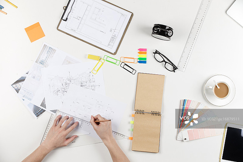 时尚设计师工作特写图片素材