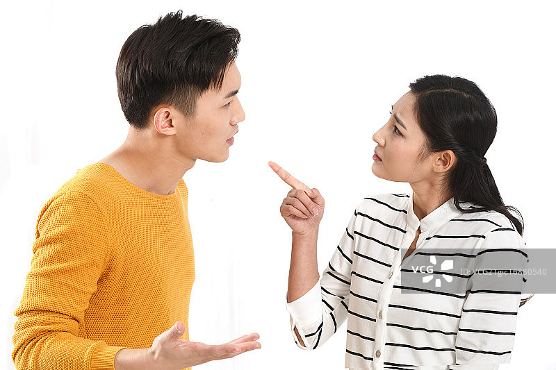 青年情侣吵架图片素材