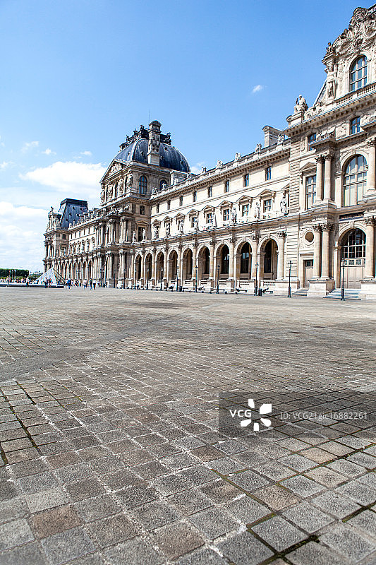 法国巴黎卢浮宫图片素材