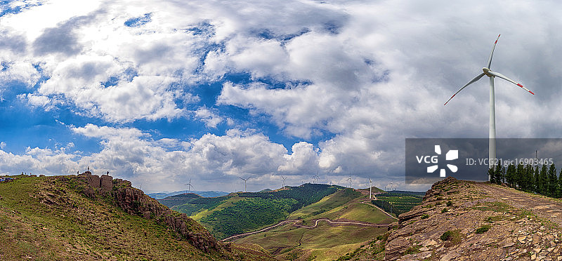 河北赤城县独石口长城与风机图片素材