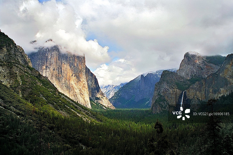 酋长岩的阳光图片素材