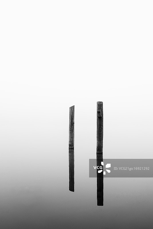 在深水中图片素材