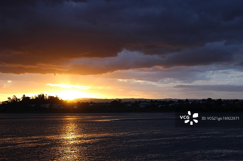 新西兰陶朗加日落景色图片素材
