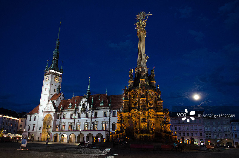 奥洛穆克的夜景图片素材