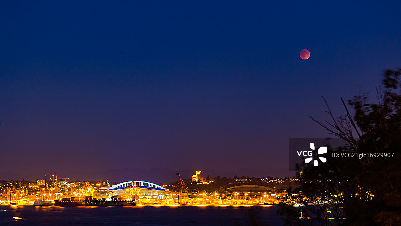 西雅图上空的月食图片素材