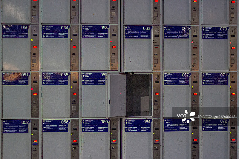 火车站储物柜图片素材